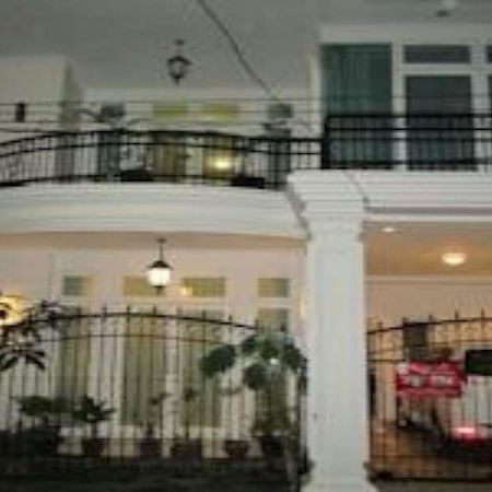 Ge Jacmart Homestay Makassar By Zuzu Exterior foto